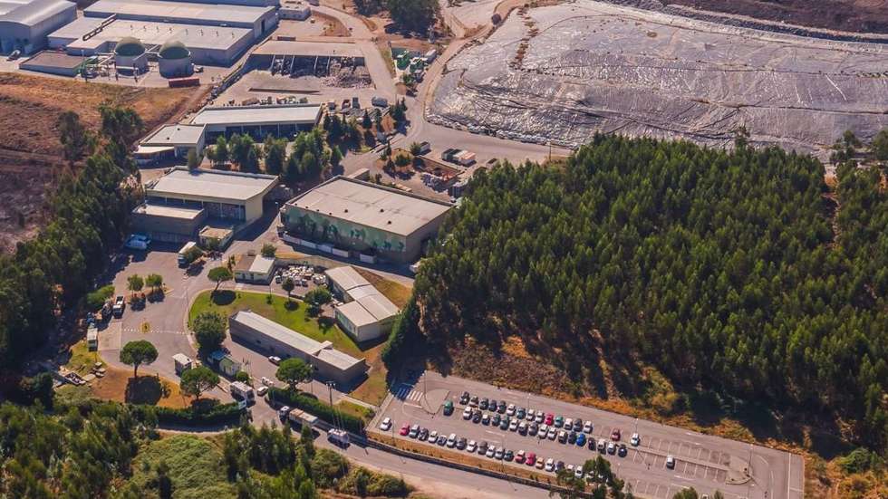 O corpo do recém-nascido foi encontrado por funcionários da Braval, a empresa que trata os resíduos do concelho
