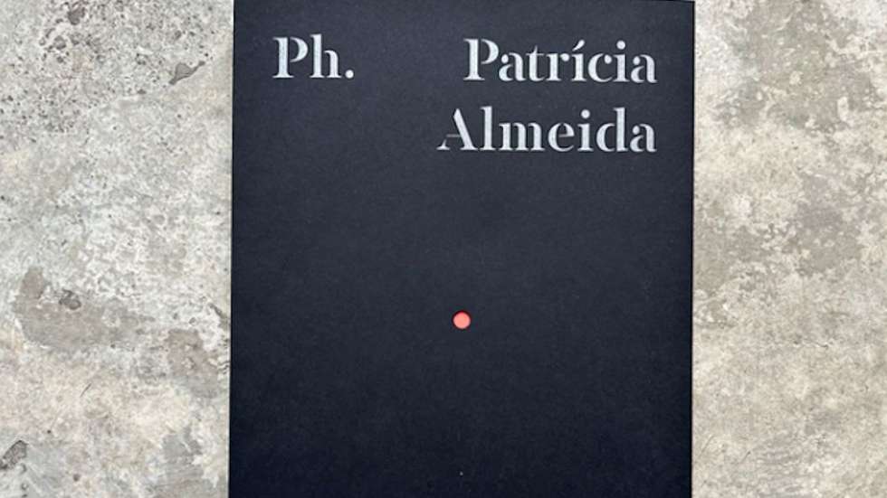 A coleção Série Ph., bilingue e com direção editorial de Cláudio Garrudo, já publicou volumes dedicados a vários nomes conceituados da área da fotografia
