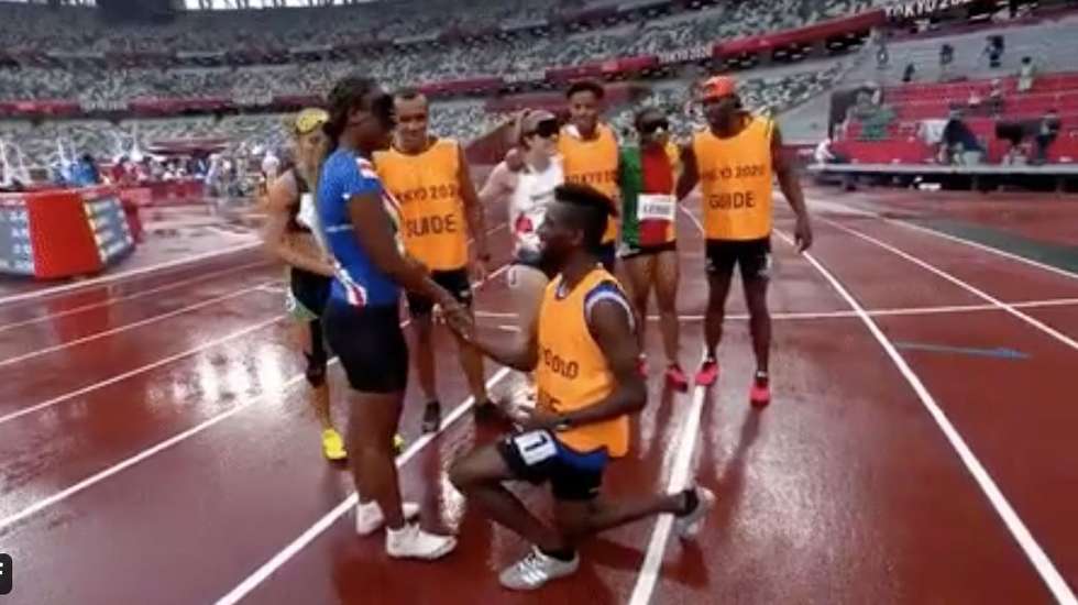 Atleta e guia protagonizaram um dos momentos mais românticos dos Jogos