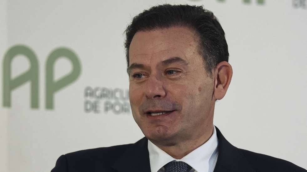 O primeiro-ministro, Luís Montenegro, intervém durante o Congresso Comemorativo dos 50 anos da CAP, no Pavilhão de Portugal, em Lisboa, 26 de novembro de 2025. O Congresso decorre sob o tema "A evolução da Agricultura e da Floresta Portuguesas desde 1975, no contexto da mudança socioeconómica e política do país" e reúne académicos e especialistas para olhar para a evolução da economia, da agricultura e da floresta portuguesas e projetar o futuro. ANTÓNIO COTRIM/LUSA