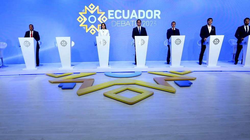 epa10799288 A handout photo made available by the National Electoral Council (CNE) of Ecuador that shows the presidential candidates participating in the debate on the EcuadorTV channel, in Quito, Ecuador, 13 August 2023. After the assassination of Fernando Villavicencio, the remaining candidates for the Presidency of Ecuador face an electoral debate one week before the first round of the extraordinary elections on August 20.  EPA/CNE Ecuador HANDOUT ONLY AVAILABLE TO ILLUSTRATE THE ACCOMPANYING NEWS (MANDATORY CREDIT) HANDOUT EDITORIAL USE ONLY/NO SALES
