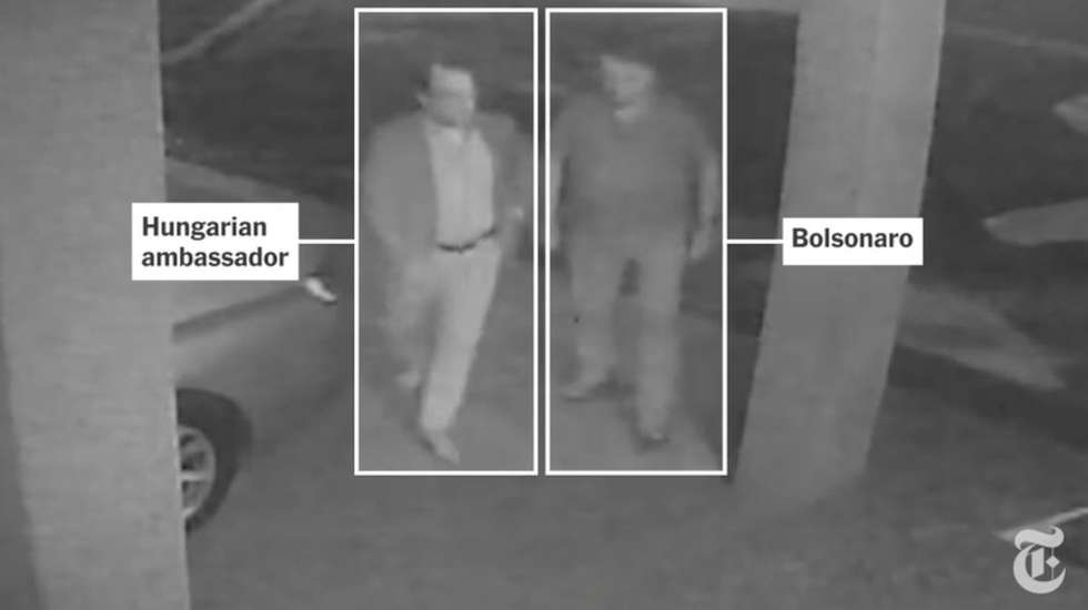 Reportagem do The New York Times mostra imagens de Bolsonaro na embaixada húngara