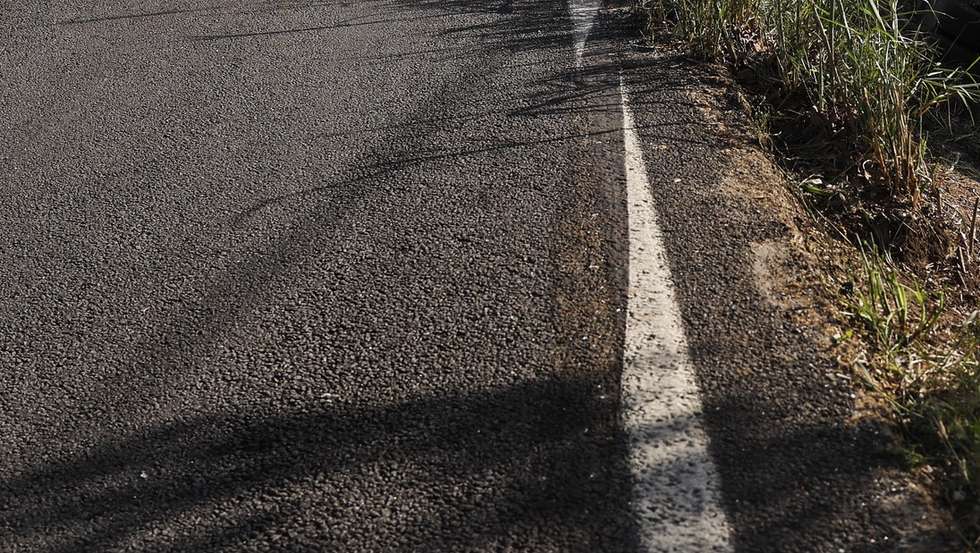 O autocarro (D) após o acidente com uma viatura pesada de mercadorias que provocou 39 feridos, na Estrada Nacional 3 (EN3), na zona de Cruz do Campo, Cartaxo, Santarém, 8 de abril de 2025. A estrada foi cortada nos dois sentidos e de acordo com o site da Autoridade Nacional de Emergência e Proteção Civil, o alerta para o acidente foi dado às 14:23 e foram mobilizados 101 elementos de várias corporações de bombeiros, apoiados por 47 veículos e um helicóptero. MIGUEL A. LOPES/LUSA
