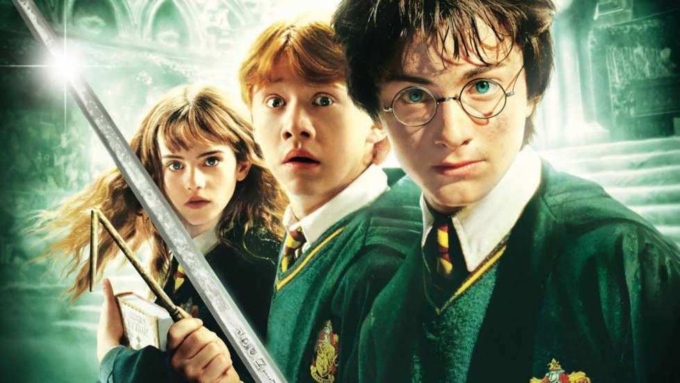 As vendas de livros da saga somam centenas de milhões de euros, enquanto os oito filmes geraram milhares de milhões de euros em receita