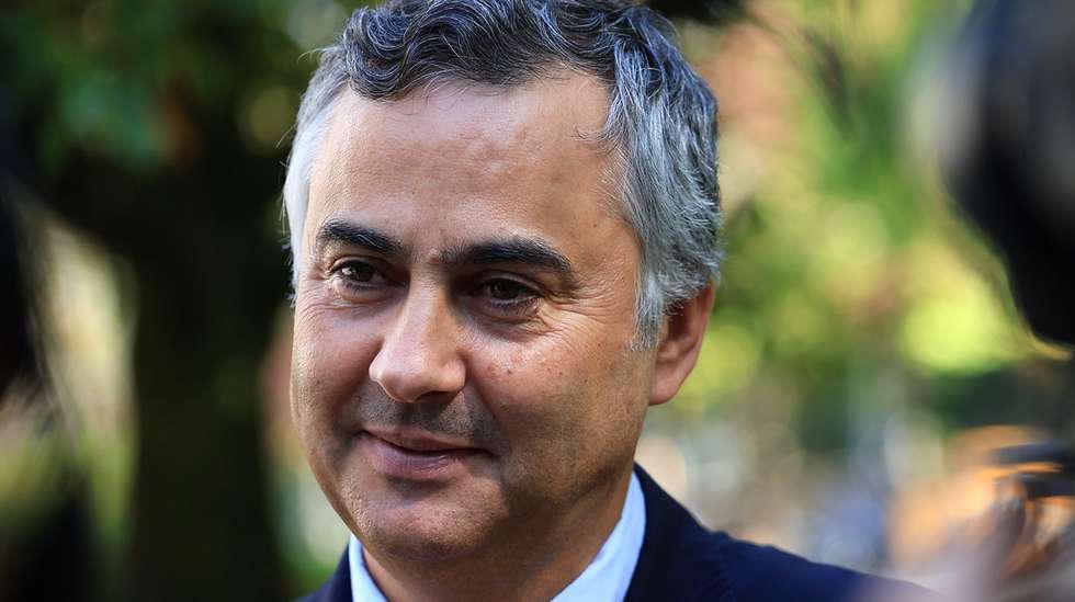 Fernando Alexandre, ministro da Educação, Ciência e Inovação, fala com a comunicação social à margem da sessão de abertura da 4.ª edição da Conferência Teaming Club, em Vila do Conde, 15 de Outubro de 2025. ESTELA SILVA/LUSA