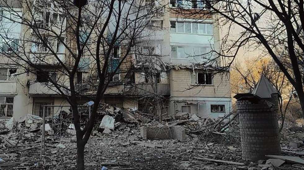 epa12535112 A handout photo released by the press service of the State Emergency Service (SES) of Ukraine shows the site of a Russian strike on a high-story residential building in Ternopil, western Ukraine, 19 November 2025, amid the Russian invasion. Ukrainian President Zelensky reported that at least nine people were killed and dozens of others injured in Ternopil after Russian forces launched overnight strikes across Ukraine involving over 470 drones and 48 missiles.  EPA/STATE EMERGENCY SERVICE OF UKRAINE HANDOUT -- BEST QUALITY AVAILABLE -- MANDATORY CREDIT: STATE EMERGENCY SERVICE OF UKRAINE -- HANDOUT EDITORIAL USE ONLY/NO SALES