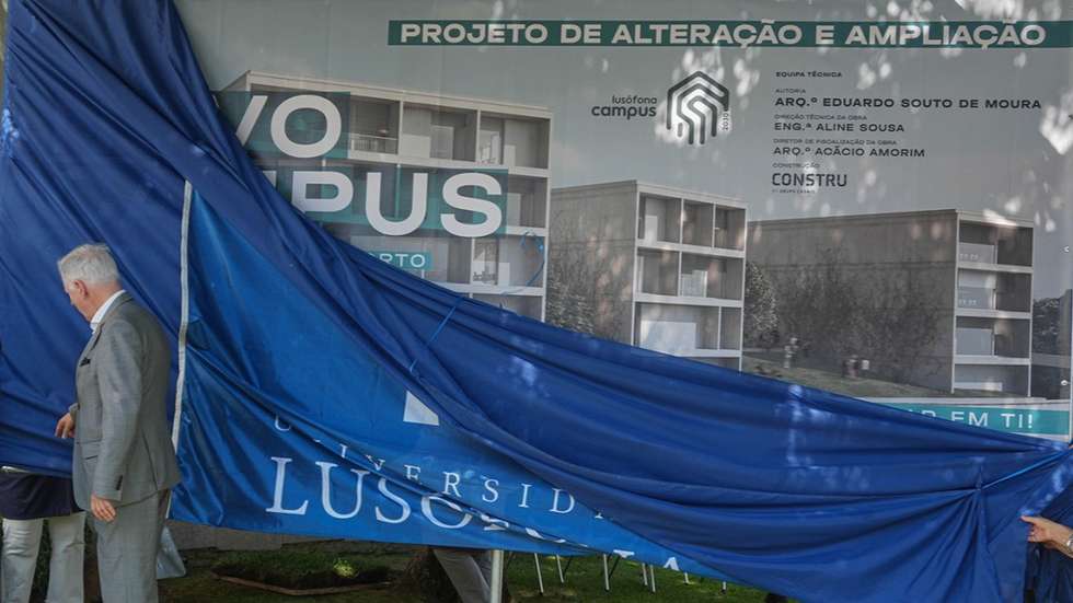 A Universidade Lusófona, situada nos centros das cidades de Lisboa e do Porto, tem como objetivos "o ensino, a investigação nos vários domínios da ciência, da cultura e das tecnologias"