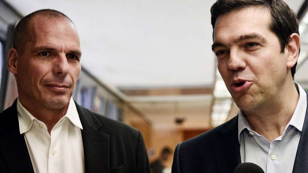 Outrora parceiros de governo, Tsipras e Varoufakis levam cisão a público