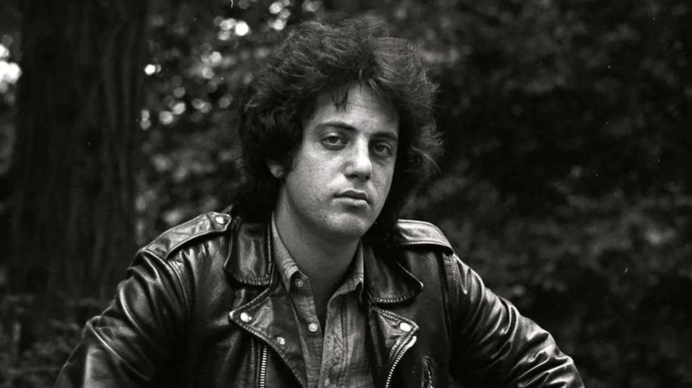 Billy Joel: um tipo verdadeiramente sofrido, com um desassossego existencial que não o larga, profundamente marcado pela ausência do pai e que se entregou à única coisa que sabia fazer e que foi, por turnos, salvação e destruição