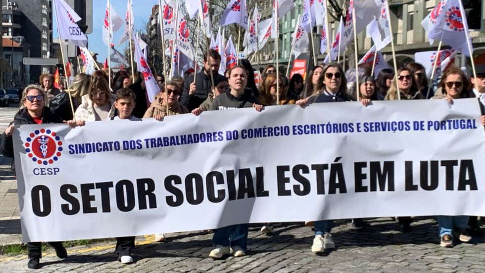 Trabalhadores reivindicam negociações com a CNIS