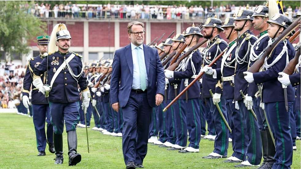 Luís Neves, ministro da Administração Interna, na cerimónia de juramento de bandeira da GNR