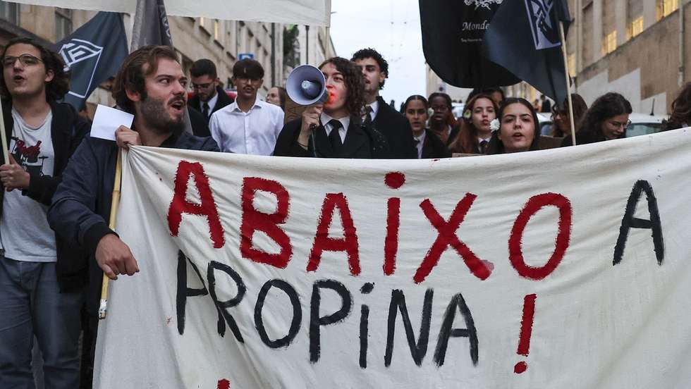Manifestação pelas propinas