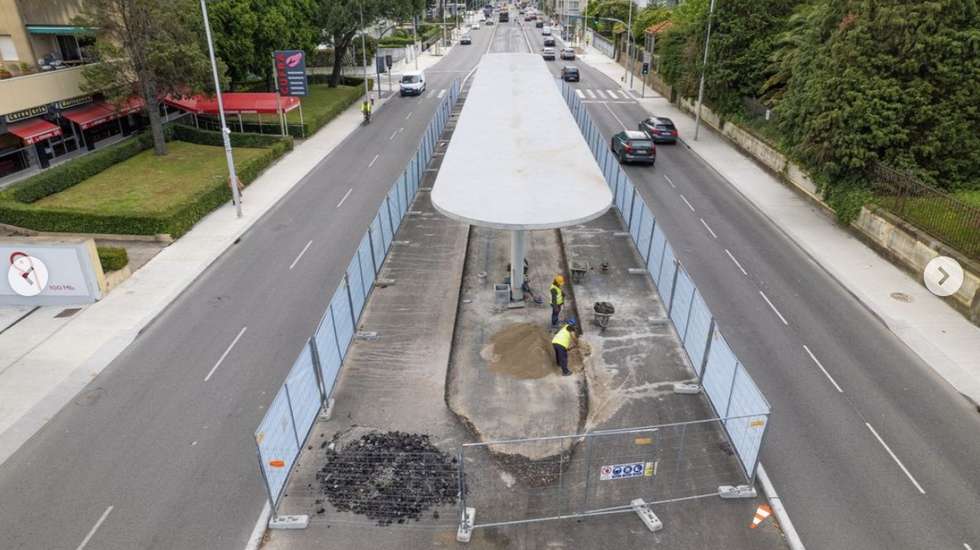 Na Boavista e na Marechal Gomes da Costa já estão visíveis algumas das estações diz a Metrobus no Instragram