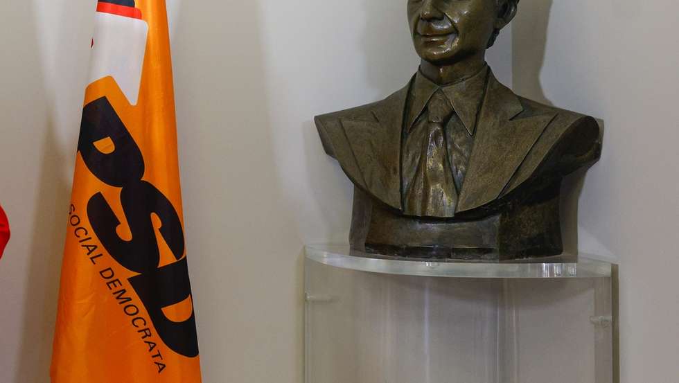 A vice-presidente do Partido Social Democrata (PSD), Leonor Beleza, profere uma declaração sobre o resultado das eleições presidenciais na sede do partido, em Lisboa, 08 de fevereiro de 2026. Mais de 11 milhões de eleitores foram chamados a escolher o novo Presidente da República, num sufrágio que opôs António José Seguro a André Ventura, os dois mais votados em 18 de janeiro.  ANTÓNIO PEDRO SANTOS/LUSA