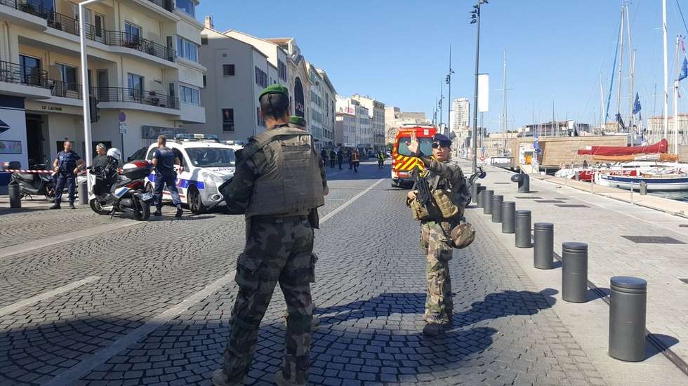 Em Marselha, as autoridades intervêm em cinco a dez pontos de venda de droga por dia, mas continua a ser um negócio de milhões de euros