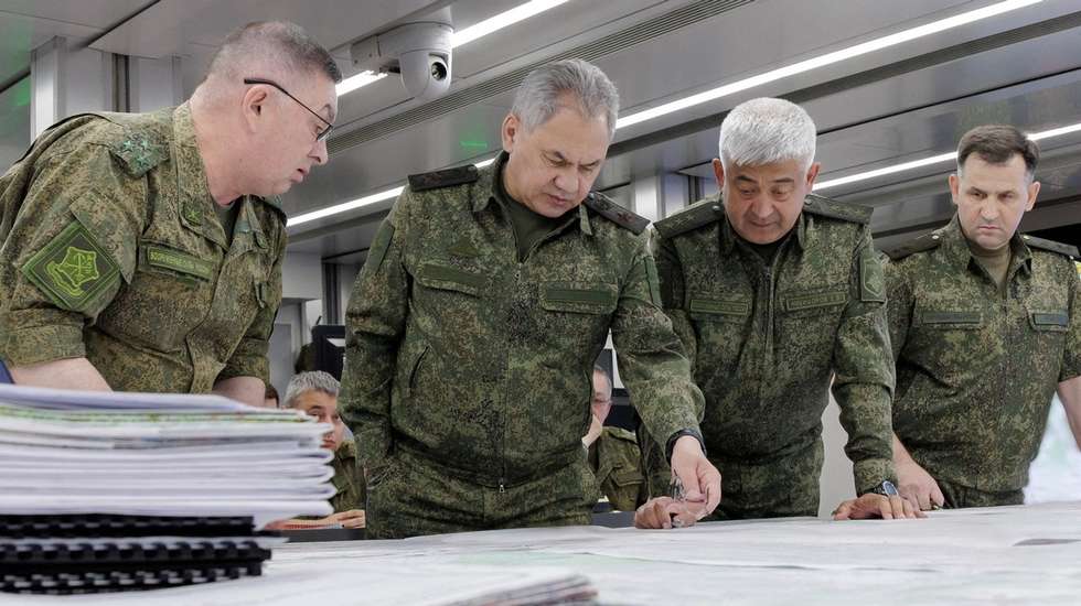 Ministério de Defesa russo divulgou imagens de Shoigu num posto avançado das forças russas na Ucrânia