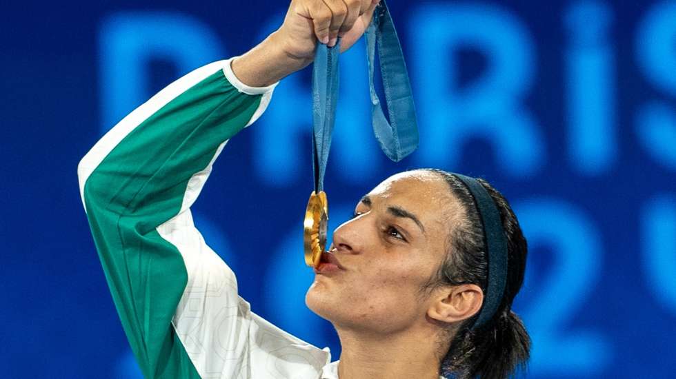 Argelina Imane Khelif conquistou medalha de ouro nos 66kg num Roland Garros a abarrotar que fez a festa nos Jogos de Paris