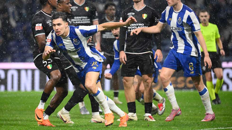 O lateral português marcou o segundo dos três golos dos dragões