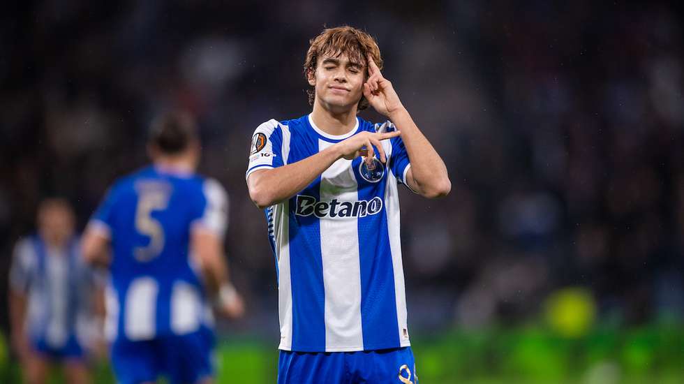 O jovem médio marcou o golo do empate dos dragões