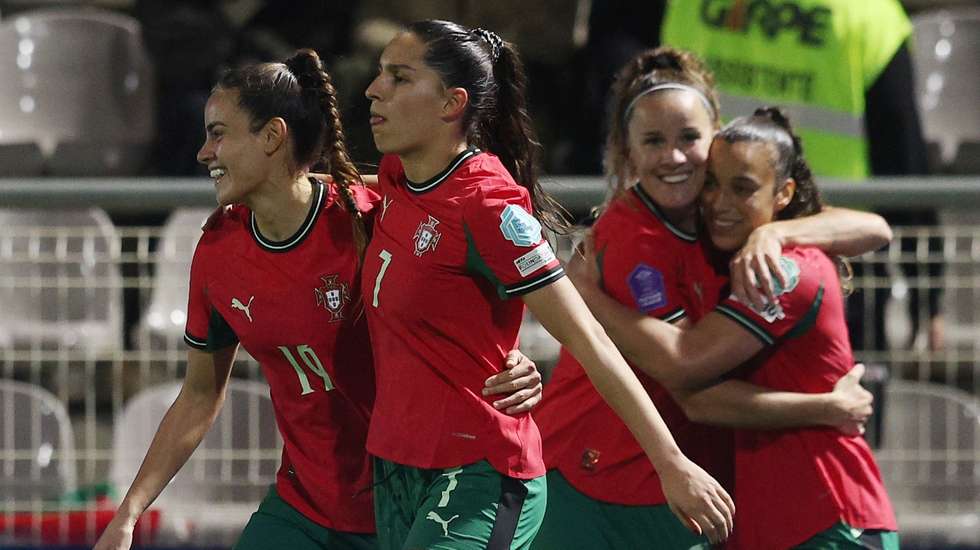 Kika Nazareth foi lançada na segunda parte do jogo com a Inglaterra e fez o empate com um golo fantástico a 15 minutos do final