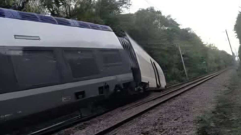 Um comboio com 186 passageiros descarrilou em Seine-Maritime, na Normandia