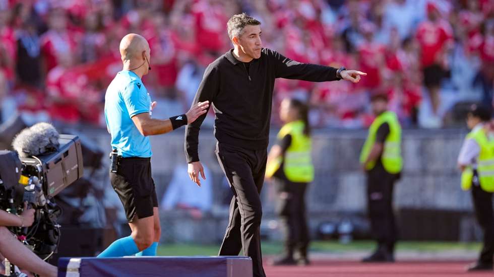 Bruno Lage foi deixando críticas a decisões de arbitragem durante o jogo e no final dirigiu-se a Luís Godinho