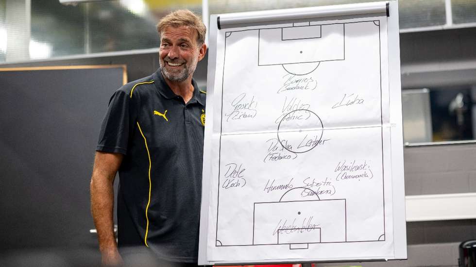 Depois de quase nove anos no Liverpool, Jürgen Klopp voltou a Dortmund para o jogo de homenagem a Kuba Blaszczykowski e Lukas Piszczek. Segue-se a Red Bull em novas funções