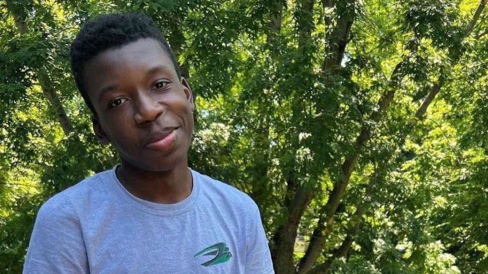 Ralph Yarl, um adolescente negro norte-americano de 16 anos, foi baleado depois de tocar à campainha errada.