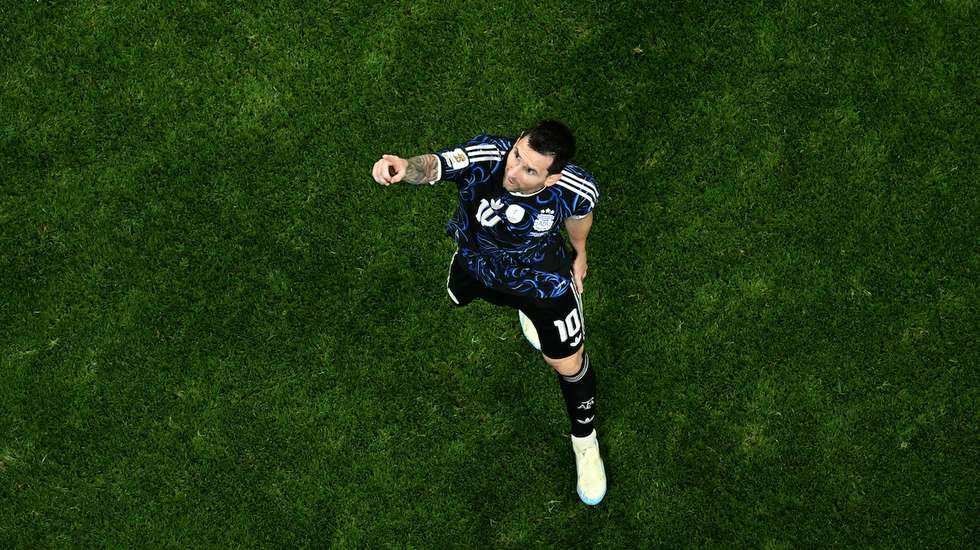 O jogador do Inter Miami assinou as duas assistências para os dois golos argentinos