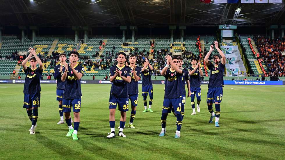 O clube turco entrou em campo apenas com elementos das camadas jovens