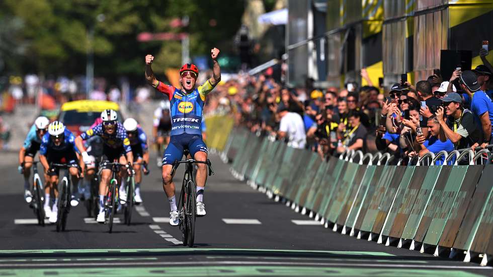 O dinamarquês da Lidl–Trek venceu a terceira etapa da carreira no Tour