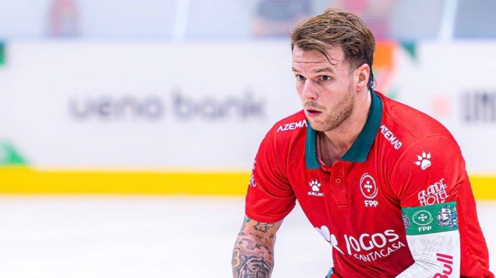 Hélder Nunes marcou um hat-trick na goleada de Portugal diante de Angola que carimbou a passagem às meias-finais do Mundial