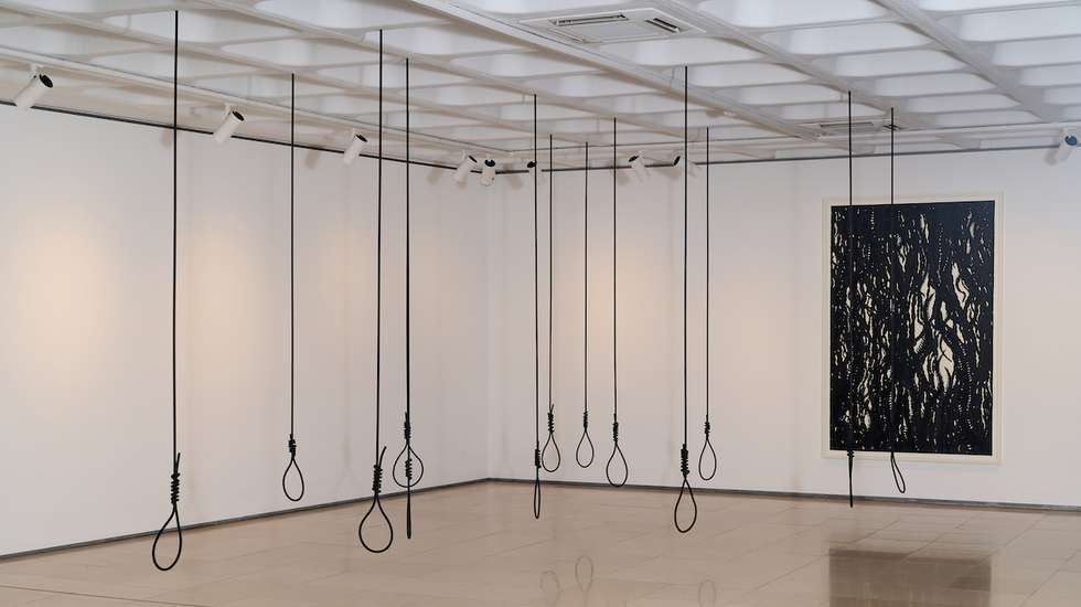 A escultura "Lições de história", de Rui Chafes, é uma das obras da exposição "Besta", que pode ser vista na Galeria 111, em Lisboa