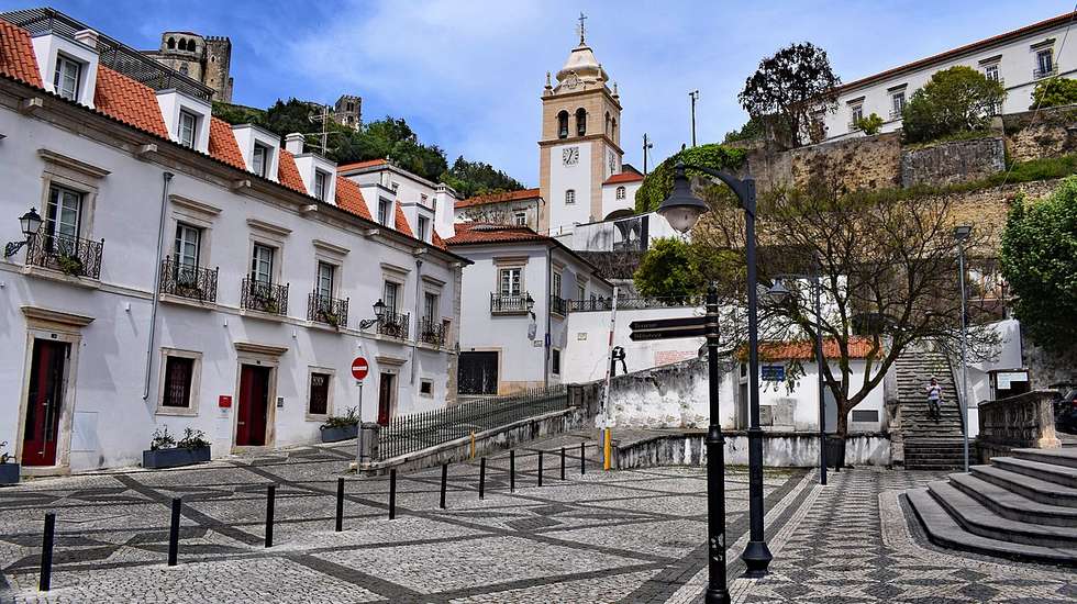 Participação dos estudantes "tem sido muito positiva" e "até têm demonstrado outro tipo de competências de saber ser e saber estar que não se observa noutras aulas", admite um professor do Politécnico de Leiria