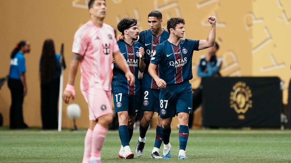 O internacional português marcou os dois primeiros golos dos franceses