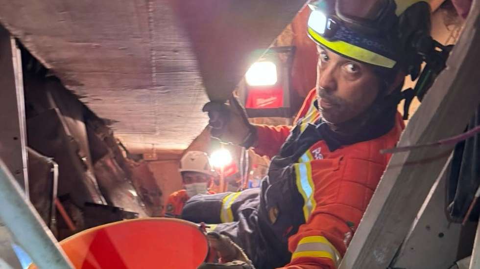Portugueses estão a ajudar a alimentar sobrevivente através de túnel