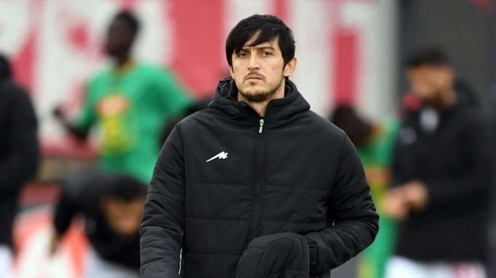 Todos os jogadores iranianos, incluindo o avançado Sardar Azmoun, usaram blusões pretos durante o hino nacional