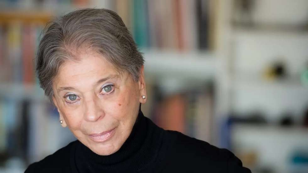 O que chega ao leitor, da parte de Vivian Gornick, é uma narrativa crua, abrangente, onde mora a experiência humana sublimada, sem gorduras