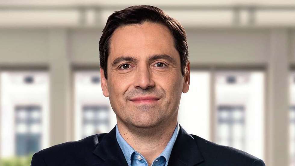 O deputado federal do estado de São Paulo é filho de Eudes de Orleans e Bragança e Ana Maria de Moraes Barros