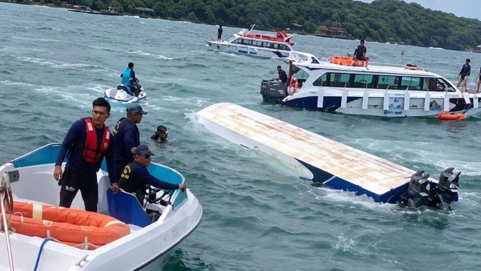 A embarcação "Ocean Pearl" levava 32 turistas indianos e quatro tripulantes