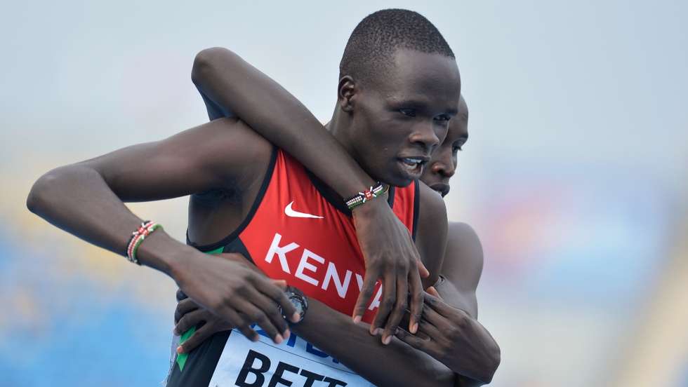 Kipyegon Bett foi campeão mundial de juniores com 16 anos, ganhou depois um bronze nos 800 metros dos Mundiais de 2017 mas acabou suspenso por doping