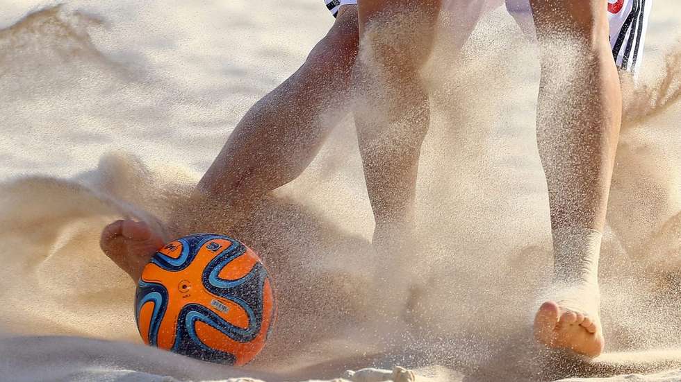 O Mundial de futebol de praia decorre de 15 a 25 de fevereiro, no Dubai