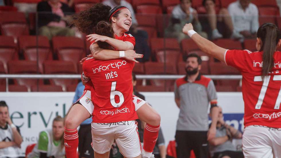 Benfica prolongou a hegemonia no futebol feminino com a quinta vitória consecutiva no Campeonato