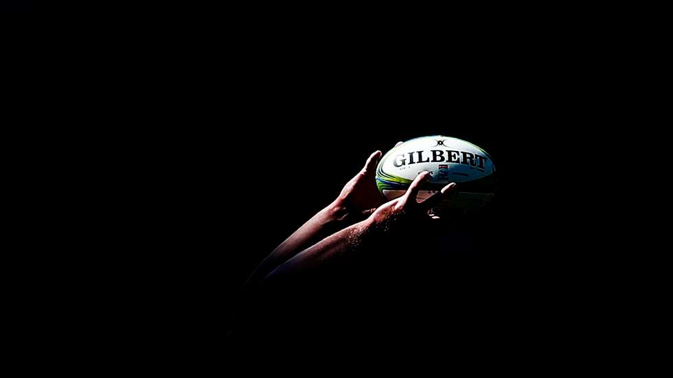 epa08259265 Pieter-Steph du Toit of the Stormers takes the line-out ball during the Super Rugby match between the Stormers of South Africa and the Blues of New Zealand at Newlands Stadium in Cape Town, South Africa, 29 February 2020.  EPA/NIC BOTHMA