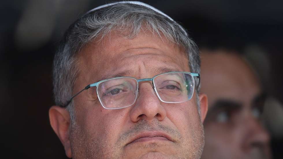 epa12464315 Israeli Minister of National Security Itamar Ben Gvir attends the funeral procession of late Israeli hostage Uriel Baruch in Jerusalem, 19 October 2025. Baruch was kidnapped by Hamas on 07 October 2023 at the Nova music festival and killed in captivity. His body was returned as part of a ceasefire agreement between Israel and Hamas.  EPA/ABIR SULTAN