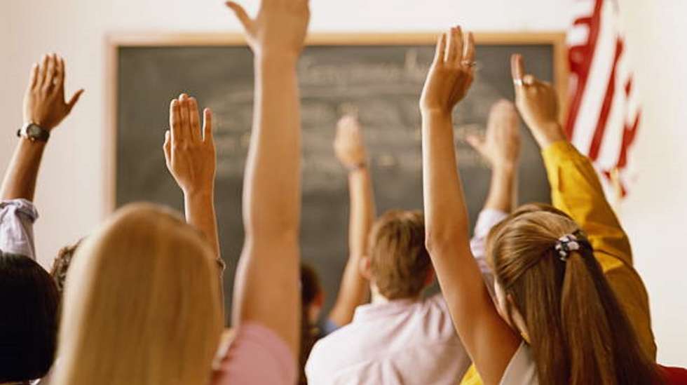 Professores admitem que não ensinam História como gostariam, revela relatório