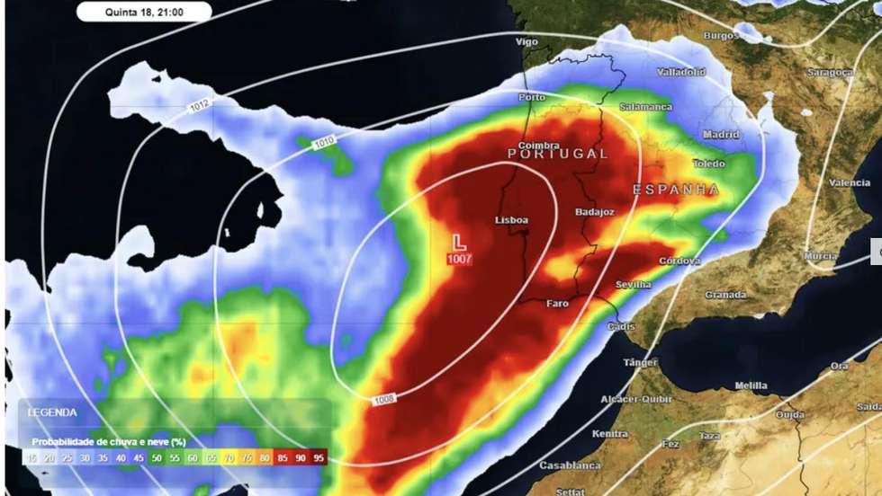 Esta deve ser a situação da tempestade Juan sob Portugal às 21h00 desta quinta-feira