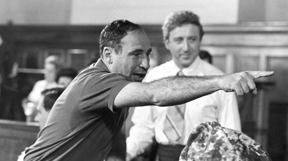 Mel Brooks nos bastidores da rodagem de "The Producers", de 1967. Também na imagem, um dos protagonistas: Gene Wilder