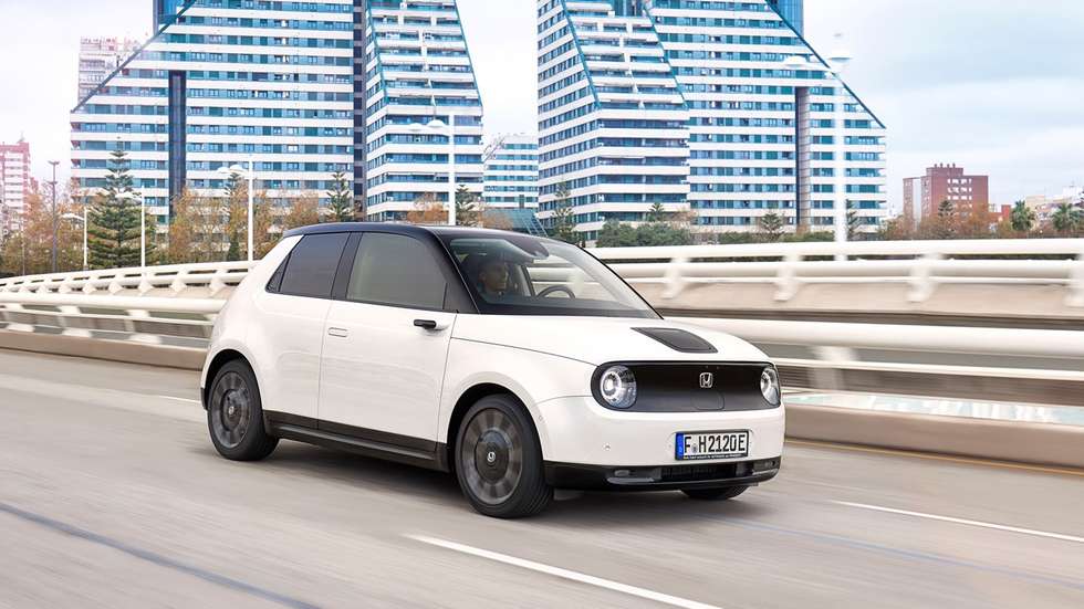 Com apenas um veículo eléctrico na sua gama europeia e sem PHEV, a Honda não consegue cumprir as limitações impostas por Bruxelas. Por isso, os japoneses viram-se obrigados a comprar créditos à Tesla