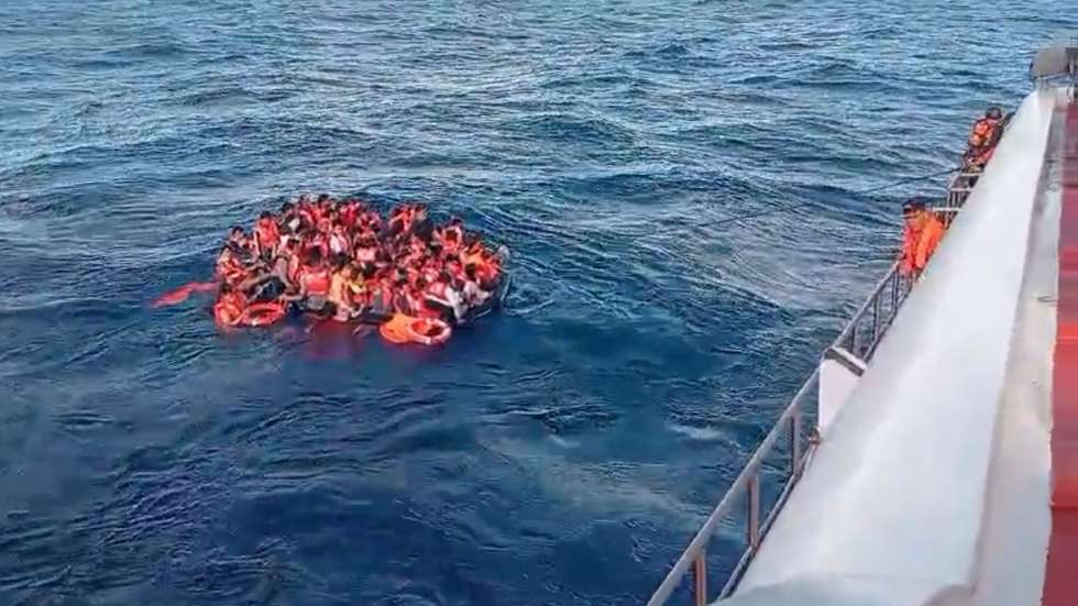 epa13162712 A handout photo made from video released by Indonesia’s Rescue Agency (Basarnas) shows survivors from a burning ferry floating on the water off Lombok Island, West Nusa Tenggara Province, Indonesia, 12 August 2026. According to Basarnas, a passanger ferry KMP Putri Yasmin bound for Lembar, Lombok Island from Padangbai, Bali Island caught fire in the water off Lombok Island early morning 12 August 2026.  EPA/BASARNAS / HANDOUT BEST QUALITY AVAILABLEHANDOUT EDITORIAL USE ONLY/NO SALES